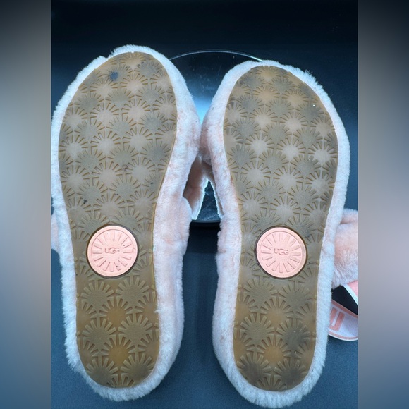 UGG Soft Coral Fluffy Slippers - Picture 9 of 12